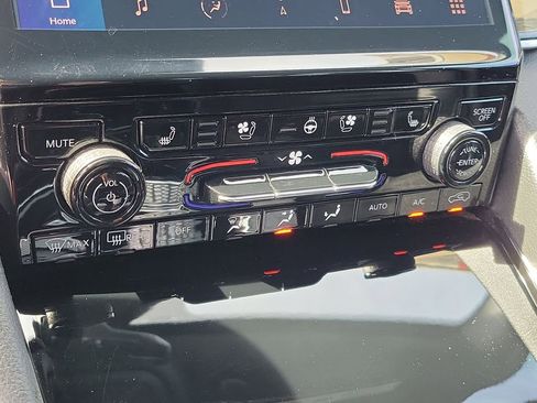 Used 2022 Jeep Grand Cherokee Trailhawk w/ Luxury Tech Group III image 13