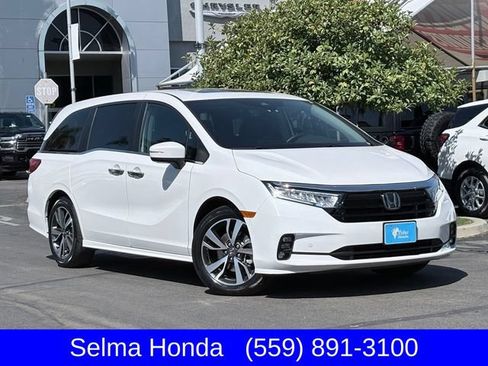 Used 2024 Honda Odyssey Touring image 2