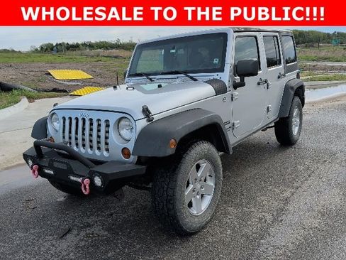 Used 2012 Jeep Wrangler Unlimited Sport image 7