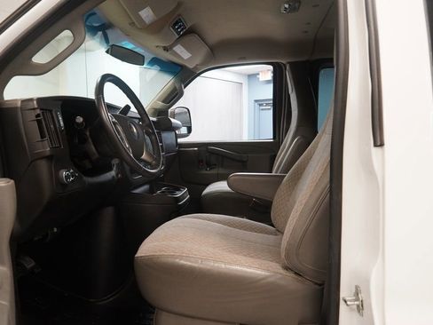 Used 2016 Chevrolet Express 3500 LT w/ LT Preferred Equipment Group image 4