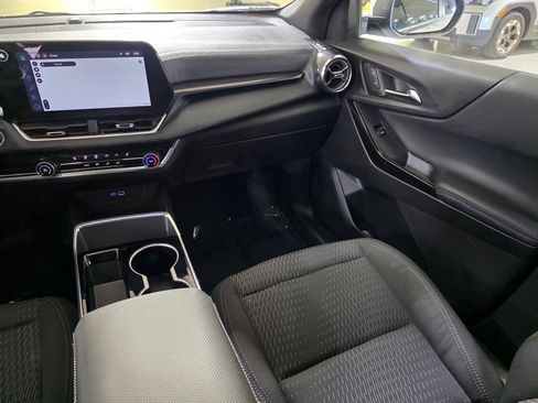 Used 2025 Chevrolet Equinox LT image 17