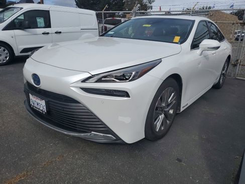 Used 2022 Toyota Mirai XLE w/ Advanced Technology Package image 3