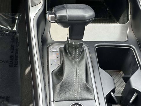 Used 2024 Kia Sorento S FWD image 21