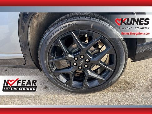 Used 2025 Chevrolet Traverse RS image 18