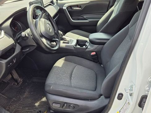 Used 2021 Toyota RAV4 XLE FWD image 12