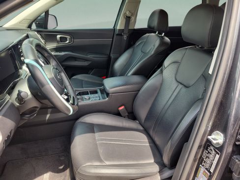 Used 2021 Kia Sorento S FWD image 17