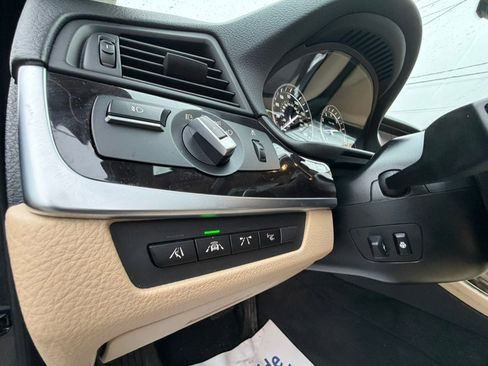 Used 2016 BMW 528i xDrive Sedan image 9