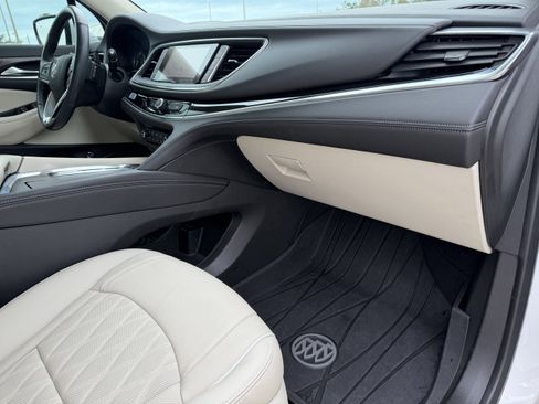 Used 2024 Buick Enclave Avenir w/ Avenir Technology Package image 11