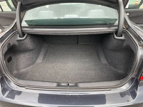 Used 2019 Dodge Charger SXT RWD image 25