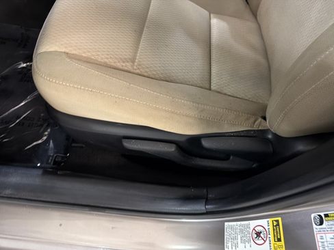 Used 2016 Toyota Corolla LE FWD image 16