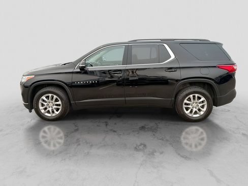 Used 2020 Chevrolet Traverse LT w/ Driver Confidence II Package AWD/4WD image 3