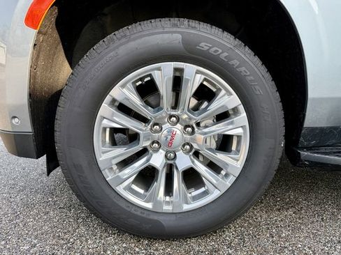 Used 2024 GMC Yukon Denali w/ Advanced Technology Package AWD/4WD image 33