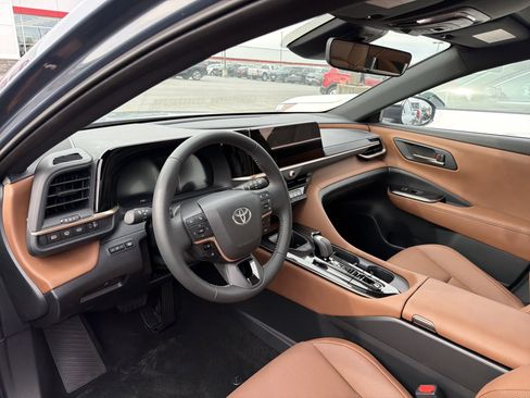 Used 2025 Toyota Crown Signia AWD/4WD image 8