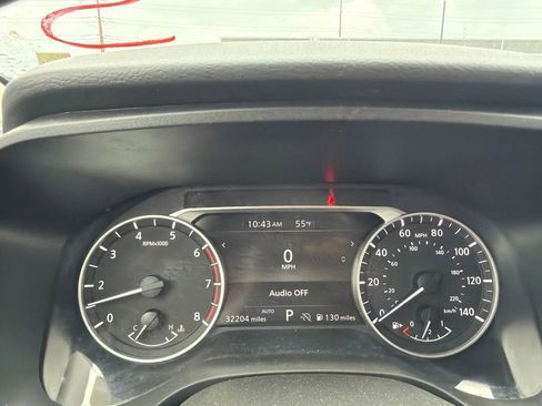 Used 2025 Nissan Rogue SV AWD/4WD image 9