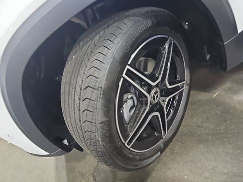 Used 2026 Mercedes-Benz GLB 250 image 32