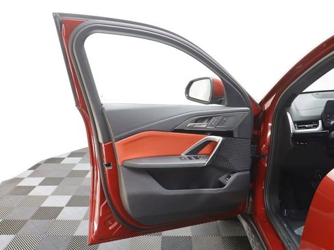 Certified 2025 BMW X2 xDrive28i image 5