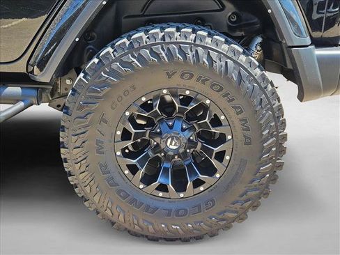 Used 2021 Jeep Wrangler Unlimited Sahara AWD/4WD image 24
