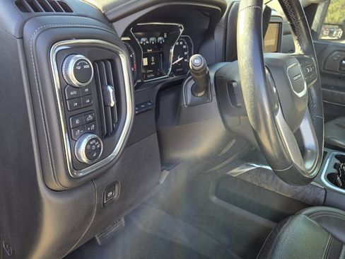 Used 2022 GMC Sierra 3500 Denali w/ Denali Ultimate Package image 17