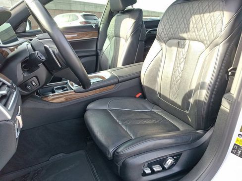 Used 2019 BMW 750i xDrive w/ Executive Package image 14