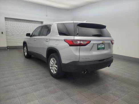 Used 2021 Chevrolet Traverse LS FWD image 5