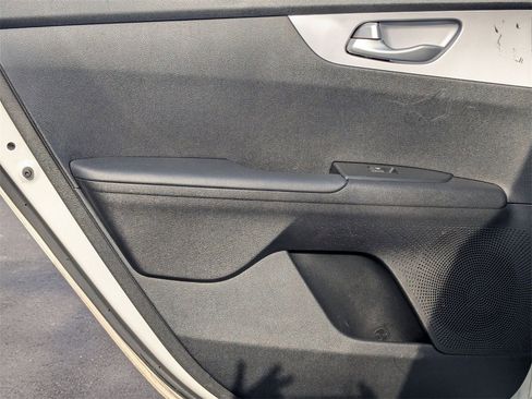 Used 2024 Kia Forte LXS image 27