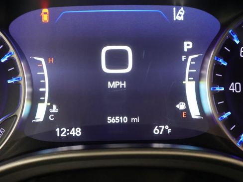 Used 2024 Chrysler Pacifica Touring-L FWD image 43