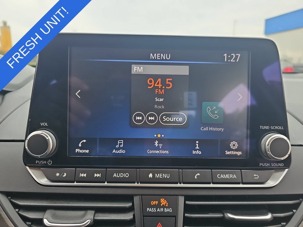 Used 2024 Nissan Altima 2.5 SV FWD image 21