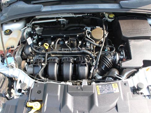 Used 2015 Ford Focus SE w/ SE Sport Package FWD image 43