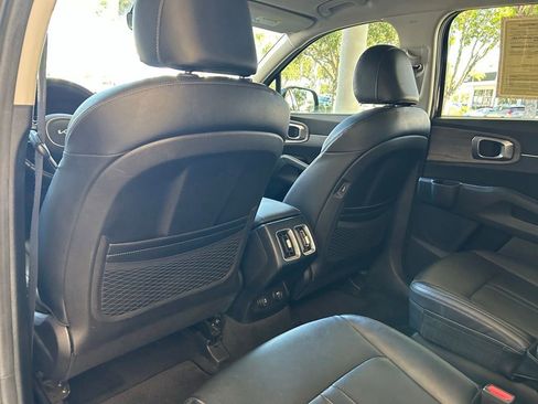 Used 2022 Kia Sorento EX FWD image 34