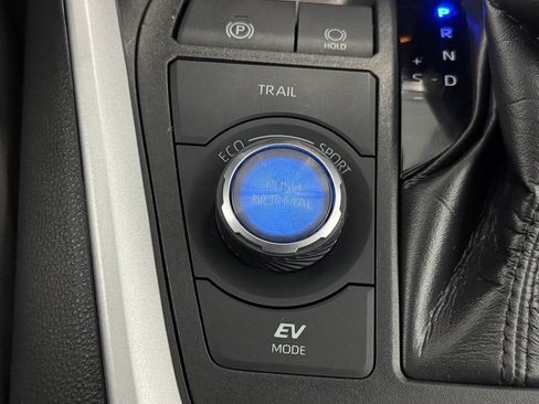 Used 2020 Toyota RAV4 Limited AWD/4WD image 46