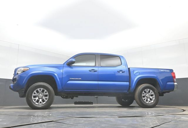 Used 2017 Toyota Tacoma SR5 w/ Tow Package AWD/4WD image 41