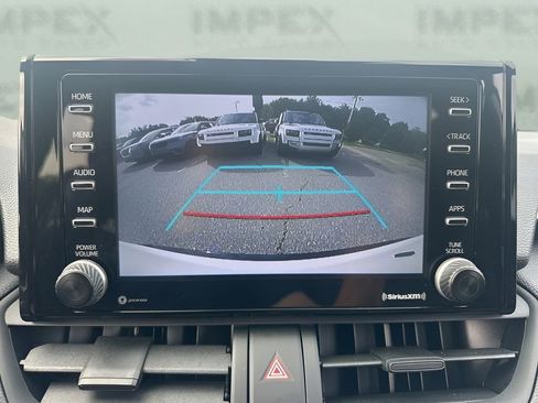 Used 2021 Toyota RAV4 SE image 19