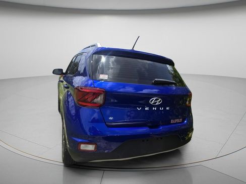 Used 2024 Hyundai Venue SEL FWD image 7