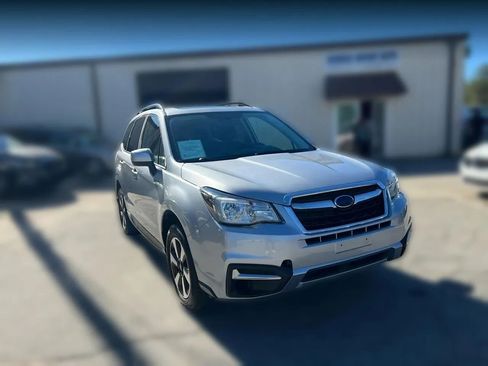 Used 2018 Subaru Forester 2.5i Premium w/ All-Weather Package image 18