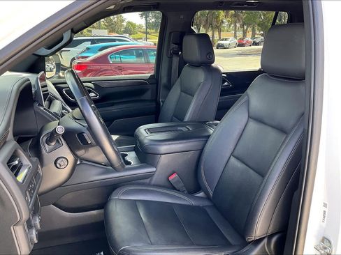 Used 2022 Chevrolet Suburban LT w/ Luxury Package image 24