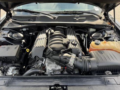 Used 2016 Dodge Challenger SRT RWD image 20