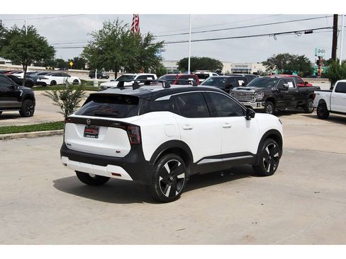 Used 2025 Nissan Kicks SR FWD image 6