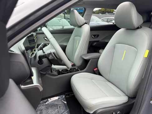 Used 2024 Hyundai Kona Limited FWD image 18