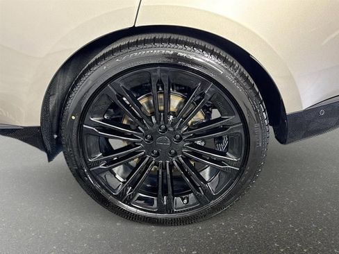 New 2026 Land Rover Range Rover Long Wheelbase SE image 33