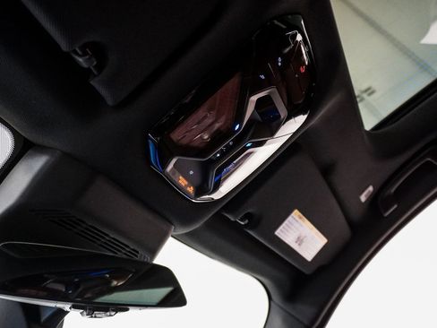 Used 2023 BMW 760i xDrive w/ Luxury Rear Seating Package image 30