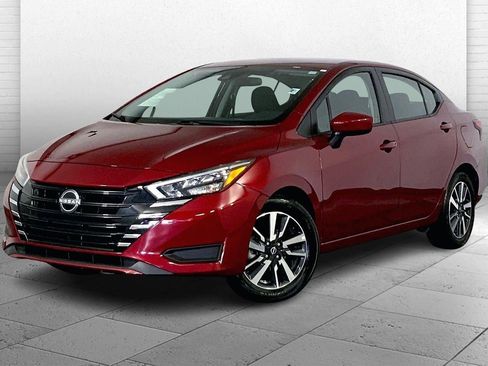 Used 2025 Nissan Versa SV image 12