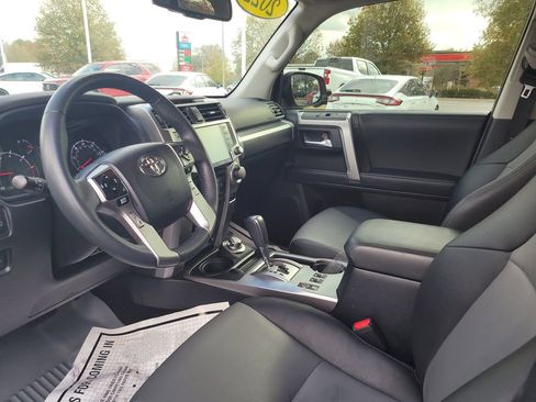 Used 2022 Toyota 4Runner SR5 Premium AWD/4WD image 10