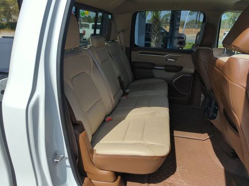 Used 2019 RAM 1500 Laramie image 31