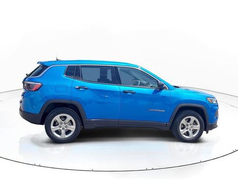 Used 2023 Jeep Compass Sport AWD/4WD image 4