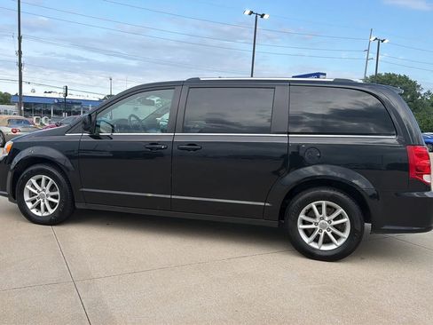 Used 2019 Dodge Grand Caravan SXT w/ Driver Convenience Group FWD image 10