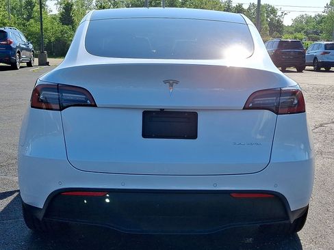 Used 2021 Tesla Model Y Long Range AWD/4WD image 23