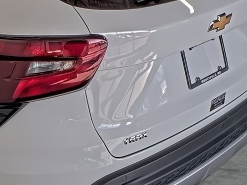 Used 2025 Chevrolet Trax LT w/ Driver Confidence Package image 10