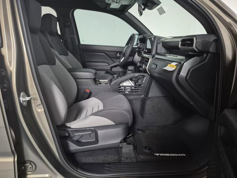 New 2026 Toyota Tacoma SR5 image 33
