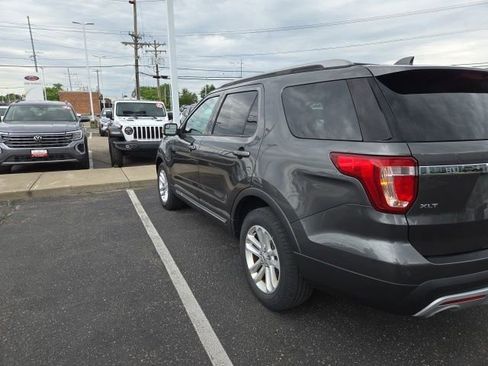 Used 2017 Ford Explorer XLT w/ Equipment Group 202A FWD image 15