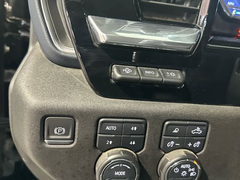 Used 2024 Chevrolet Silverado 2500 High Country w/ High Country Premium Package AWD/4WD image 22